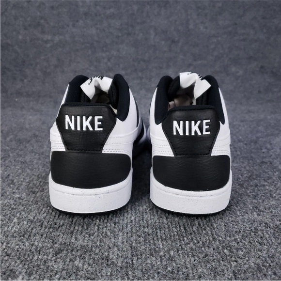 Nike Mens Size 11 Court Vision Low Black White Panda HM9862-001 - Picture 4 of 5